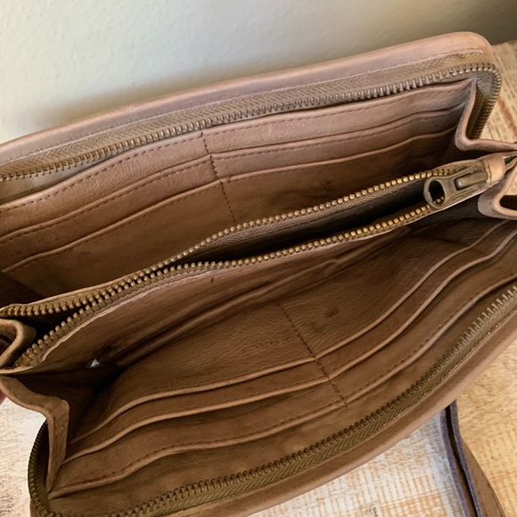 Viola Castellani clutch.  Made in italy. - Picture 4 of 5